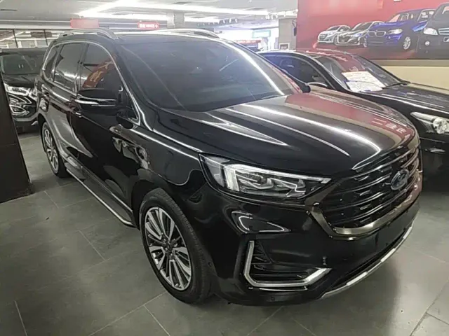 Ford Edge — Фото автомобиля 3