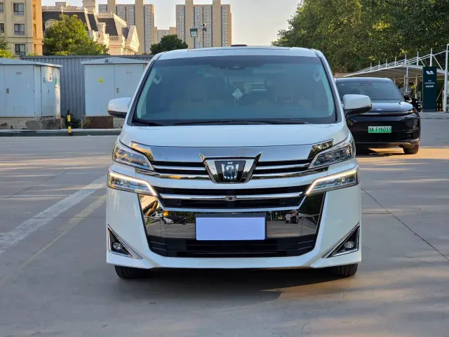Toyota Vellfire — Фото автомобиля 2