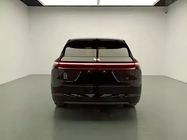 Li Auto L7 — Фото автомобиля 6