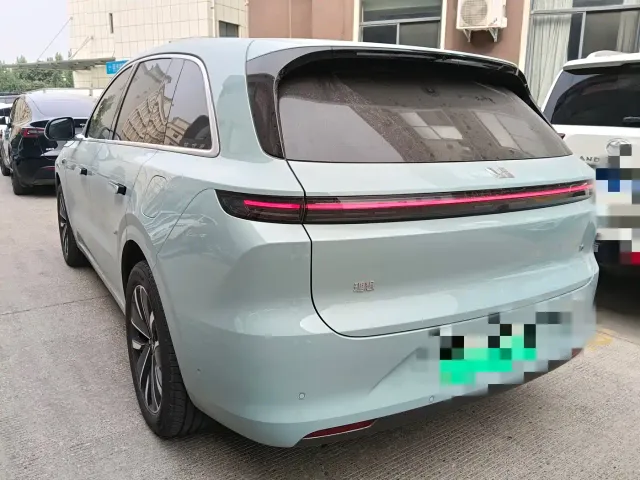 Li Auto L6 — Фото автомобиля 7