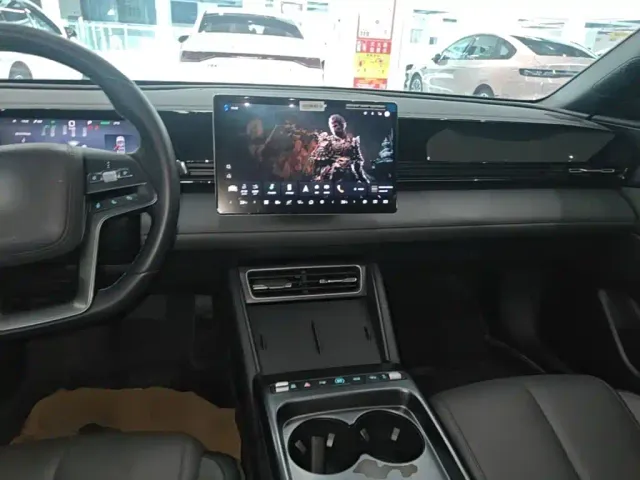 BYD Qin L — Фото автомобиля 9