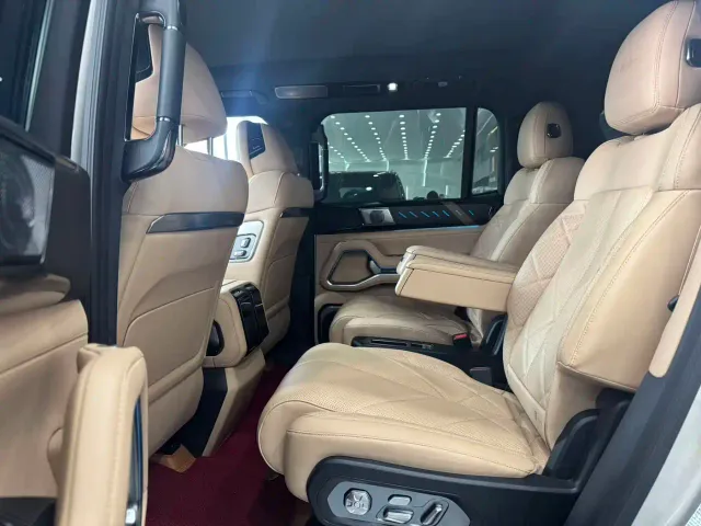 BYD FangChengBao Leopard 8 — Фото автомобиля 5