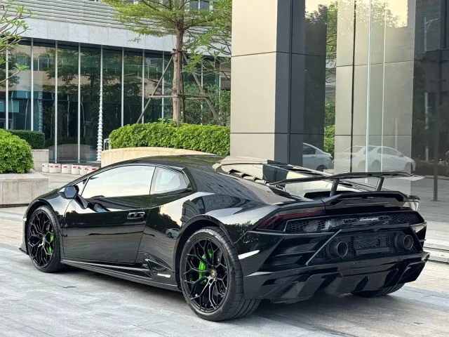 Lamborghini Huracan — Фото автомобиля 11