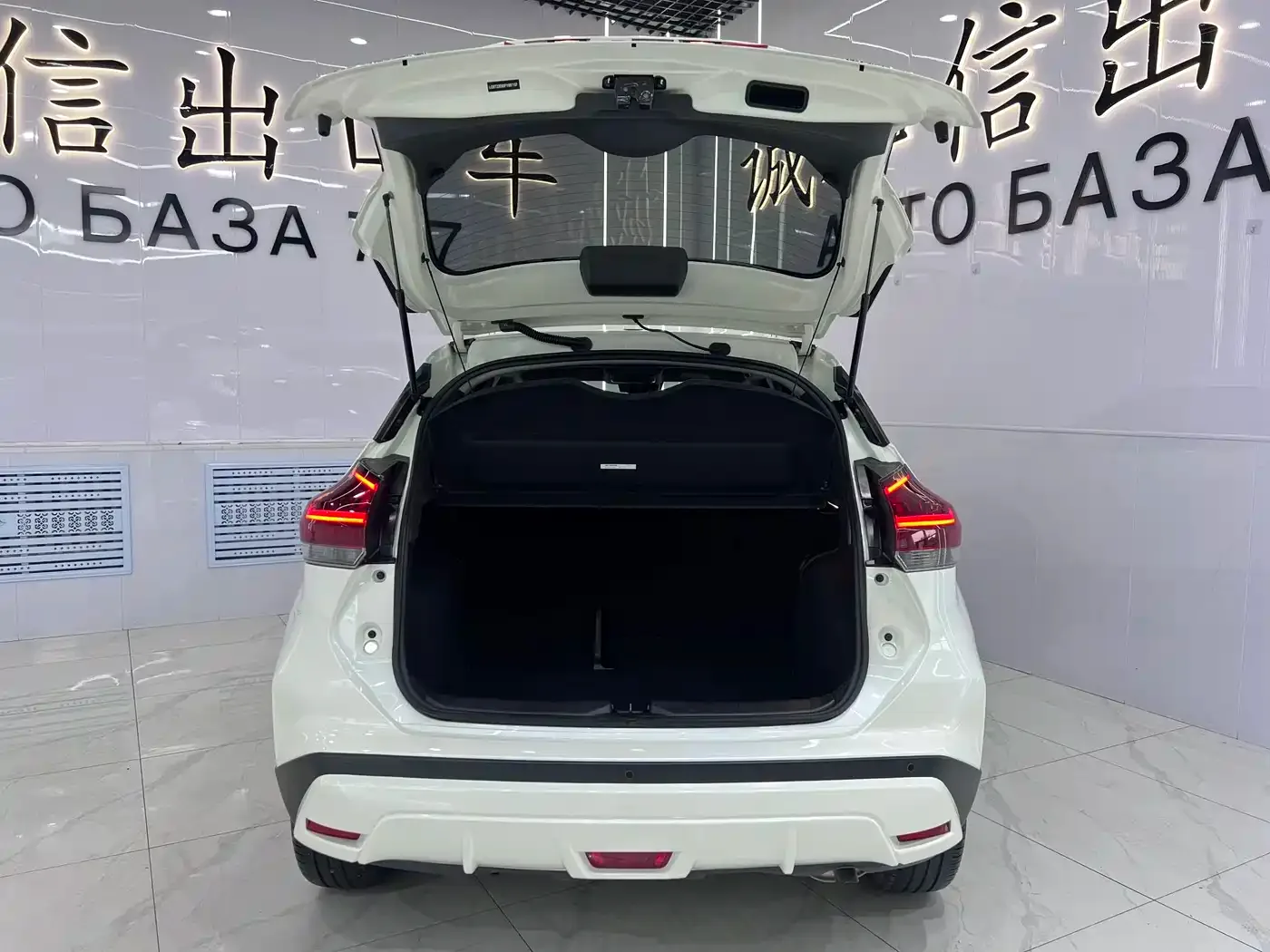Nissan Kicks 2023 Model Spirited 1.5L Ultimate Dynamic Luxury Edition — Фото автомобиля 16