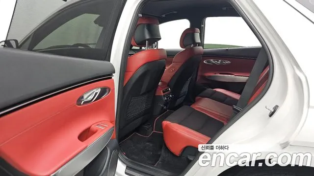 Genesis GV70 — Фото автомобиля 18