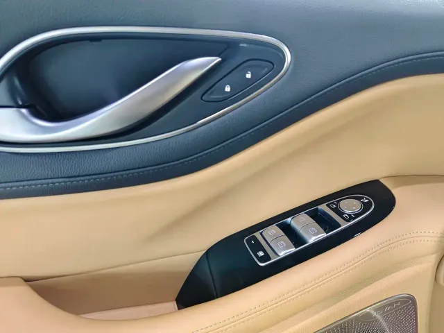 Voyah Auto Voyah Dreamer 2025 PHEV AWD Flagship Kunpeng Edition — Фото автомобиля 5