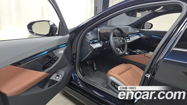 BMW 5-Series 5 серия (G60) 530i xDrive M Sport — Фото автомобиля 7