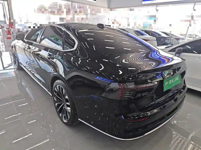 Volvo S90 — Фото автомобиля 4