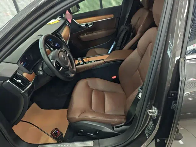 Volvo S90 — Фото автомобиля 14