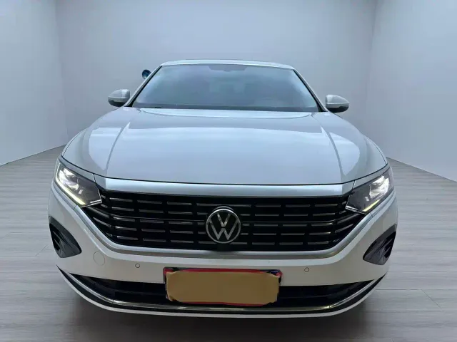 Volkswagen Passat — Фото автомобиля 3