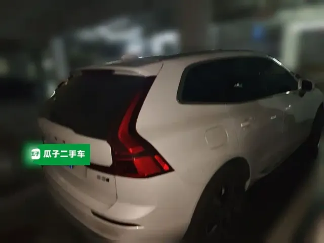 Volvo XC60 — Фото автомобиля 6