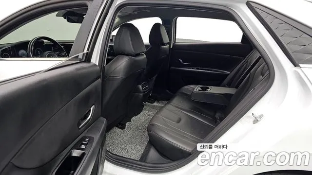 Hyundai Avante CN7 — Фото автомобиля 18