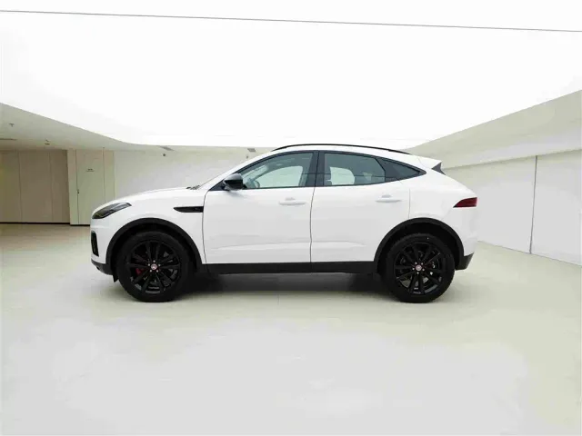 Jaguar E-PACE — Фото автомобиля 4