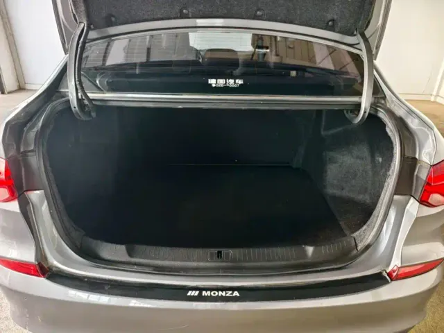 Chevrolet Monza — Фото автомобиля 12
