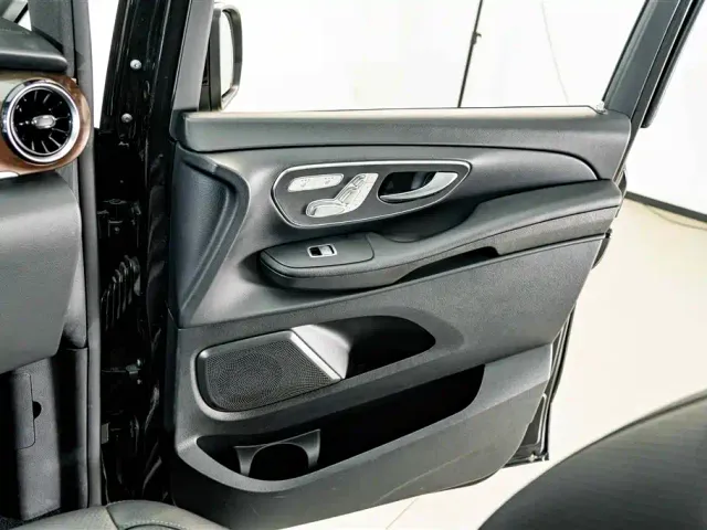 Mercedes-Benz V-Class — Фото автомобиля 15