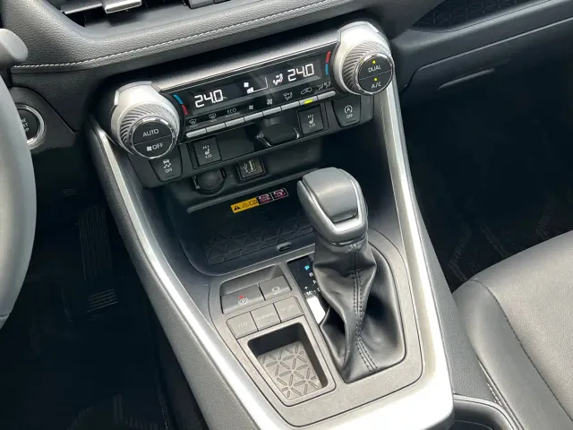 Toyota RAV4 — Фото автомобиля 13