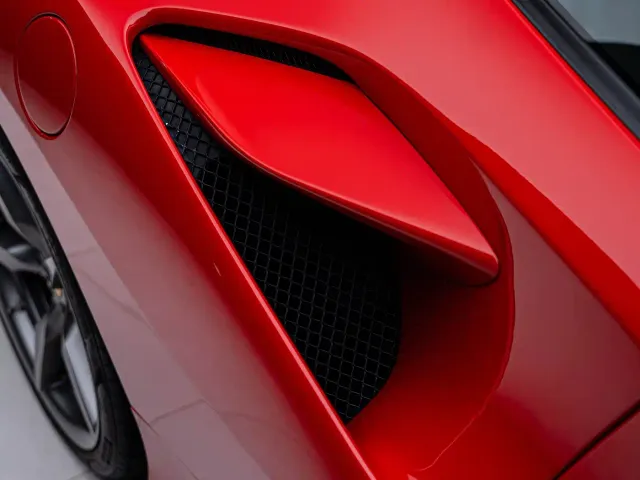 Ferrari F8 — Фото автомобиля 12