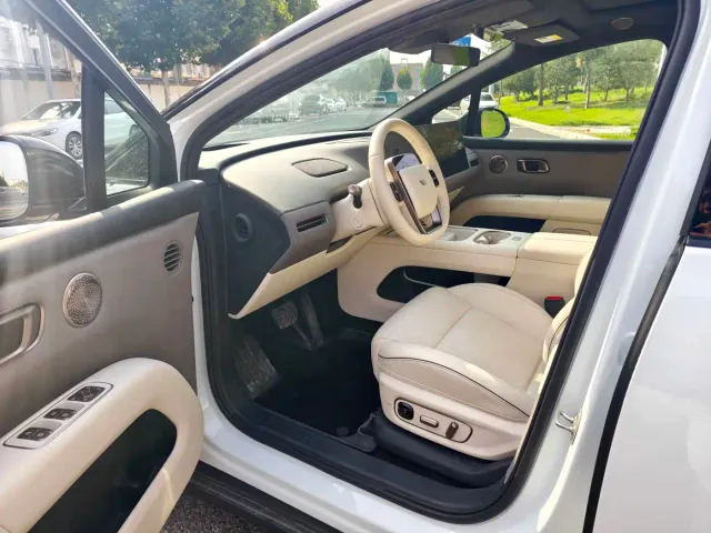 Li Auto i6 — Фото автомобиля 5