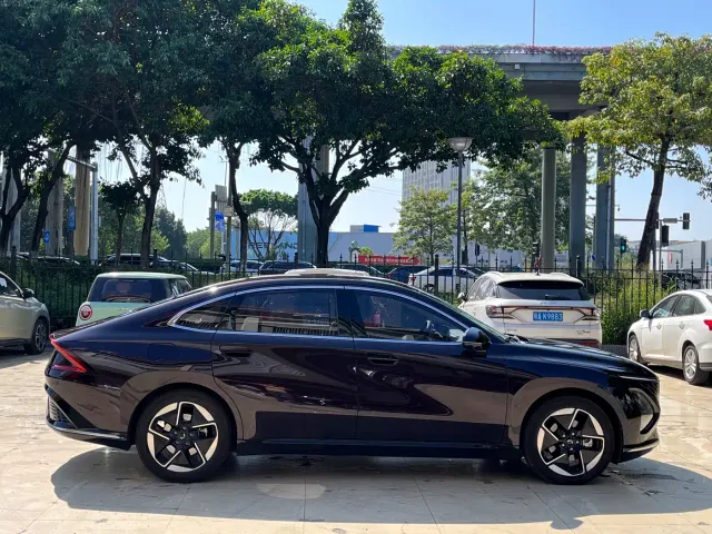 Wuling Starlight — Фото автомобиля 7