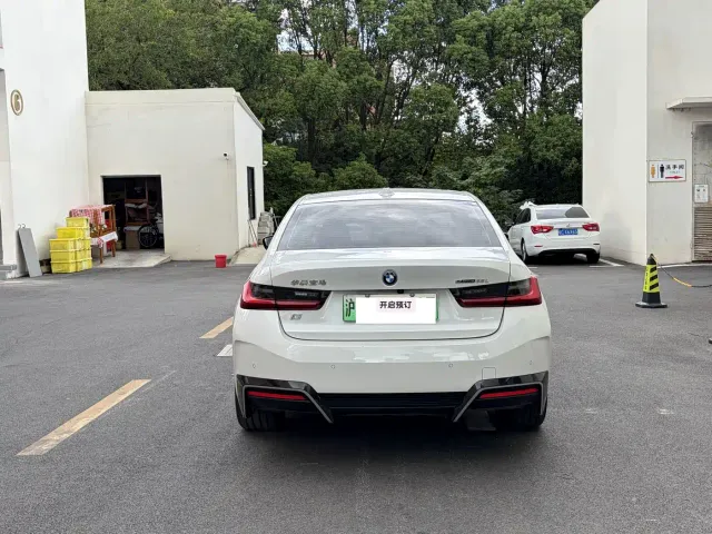 BMW i3 — Фото автомобиля 8