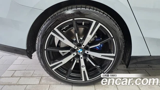 BMW 5-Series 5 серия (G60) 530i xDrive M Sport — Фото автомобиля 5
