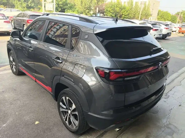 Changan Changan CS35 PLUS 2022 Blue Whale NE 1.4T DCT Luxury — Фото автомобиля 4