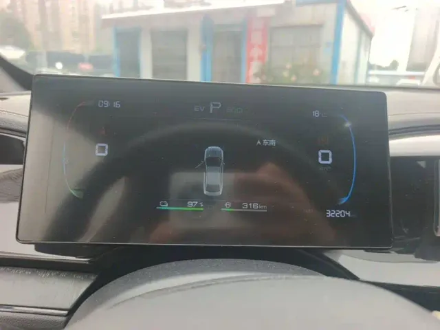 BYD Qin PLUS — Фото автомобиля 11