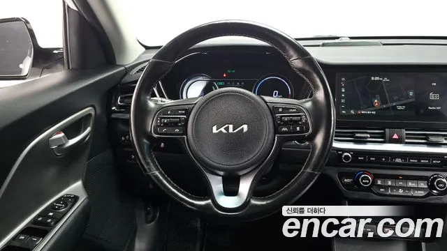 Kia Niro — Фото автомобиля 12