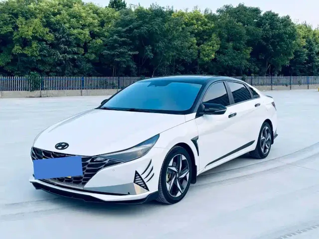 Фотография автомобиля — Hyundai Elantra