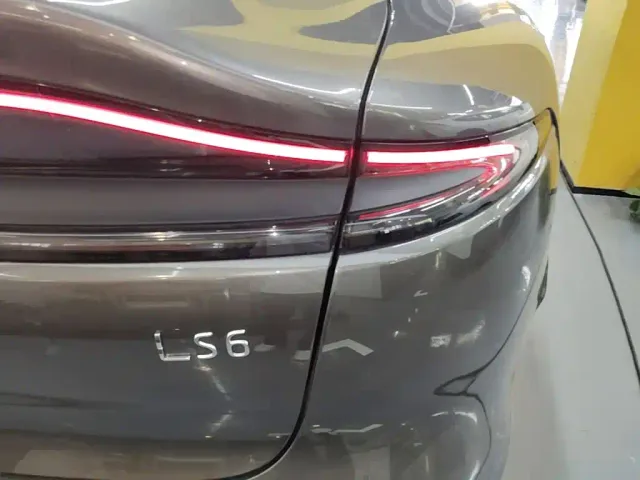IM Motors LS6 — Фото автомобиля 7
