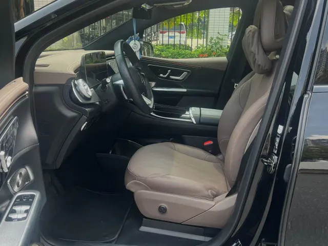 Mercedes-Benz EQE SUV — Фото автомобиля 13