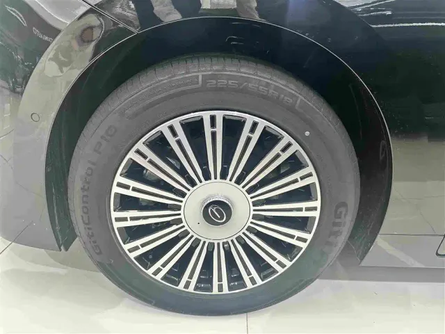 GAC Trumpchi E8 — Фото автомобиля 6