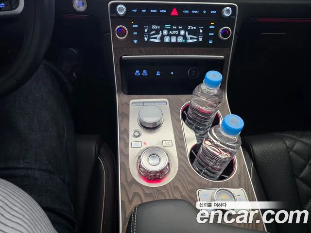 Genesis GV80 — Фото автомобиля 11