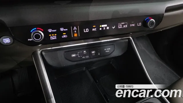 Kia Carnival Generation 4 — Фото автомобиля 16