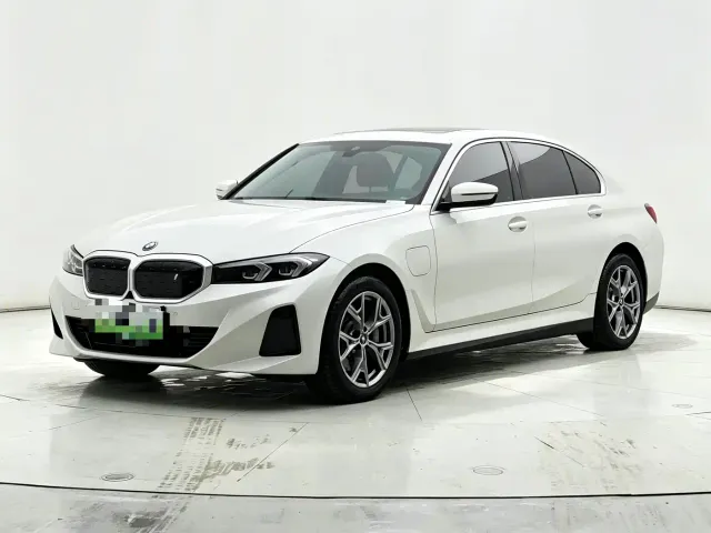 Фотография автомобиля — BMW i3