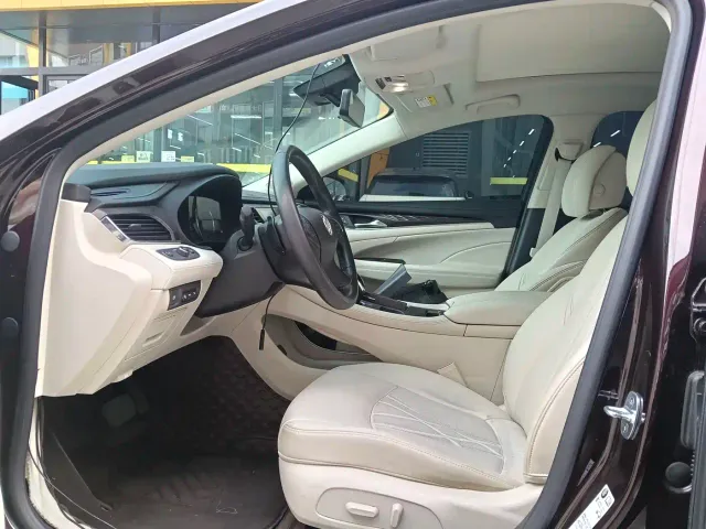 Buick LaCrosse — Фото автомобиля 5