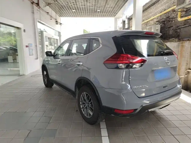 Nissan X-Trail — Фото автомобиля 4