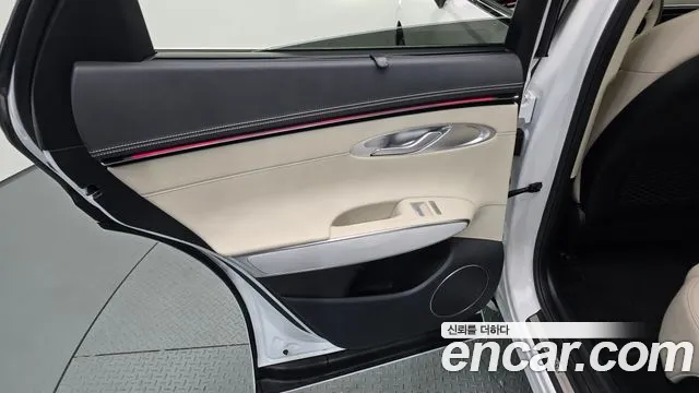 Genesis GV70 — Фото автомобиля 14