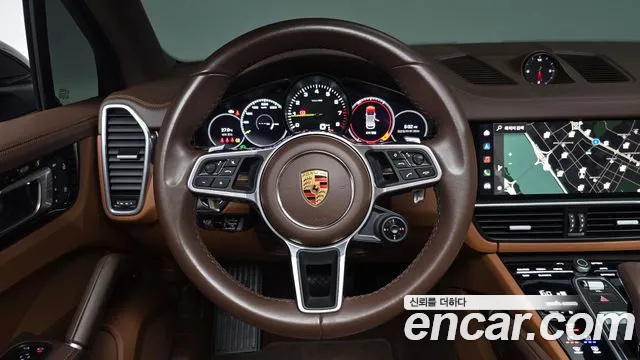 Porsche Cayenne — Фото автомобиля 10