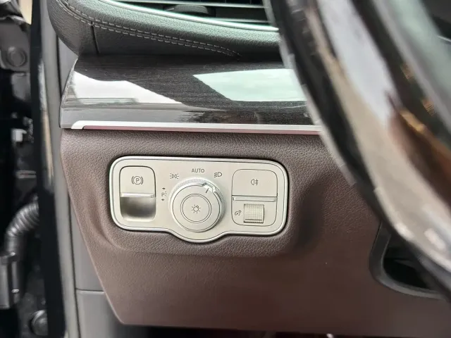 Mercedes-Benz GLS-Class — Фото автомобиля 14
