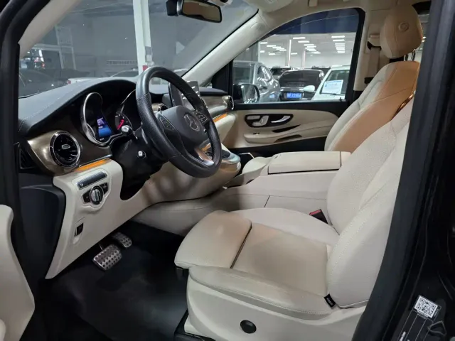 Mercedes-Benz V-Class — Фото автомобиля 5