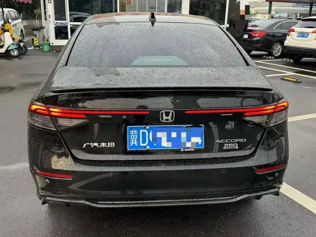Honda Accord — Фото автомобиля 5