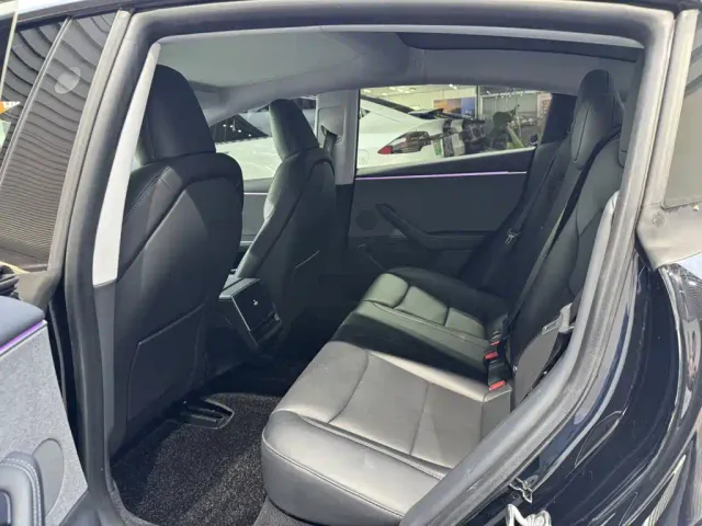 Tesla Model 3 — Фото автомобиля 15