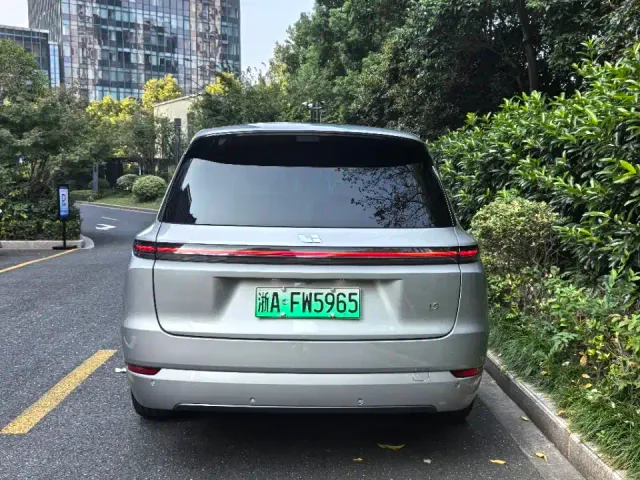 Li Auto L9 — Фото автомобиля 5