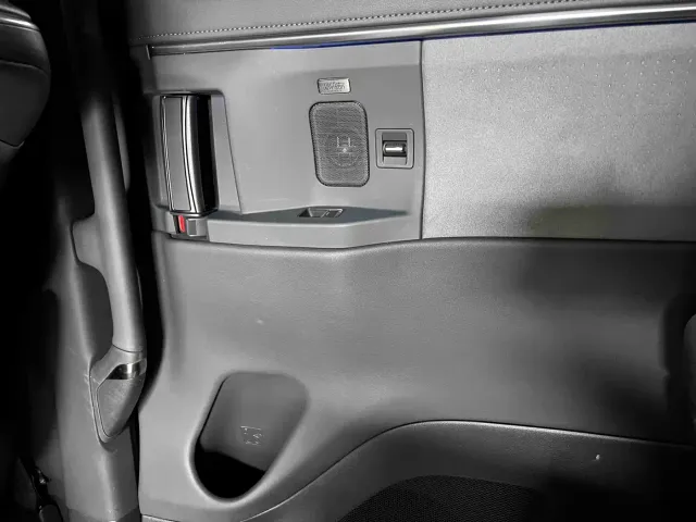 Lexus LM — Фото автомобиля 25