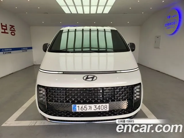 Hyundai Staria Staria 4WD Lounge 9 мест — Фото автомобиля 3