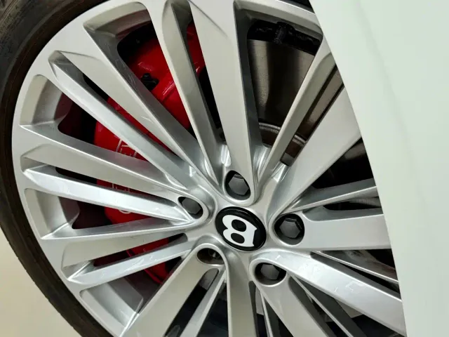 Bentley Continental Plug-in Hybrid — Фото автомобиля 3