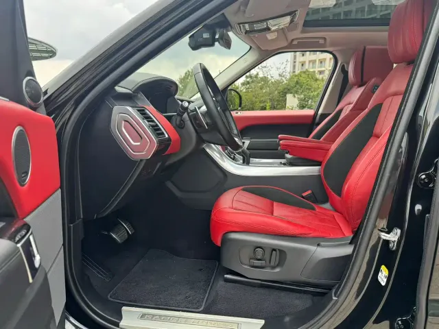 Land Rover Range Rover Sport — Фото автомобиля 4