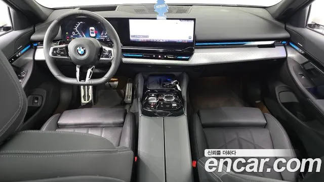 BMW 5 Series G60 — Фото автомобиля 10