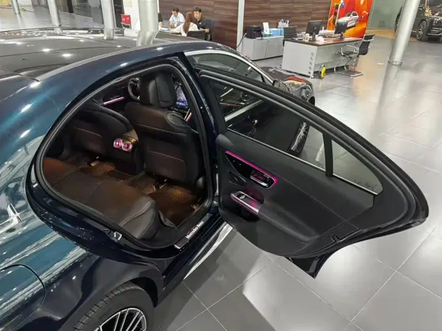 Mercedes-Benz C-Class — Фото автомобиля 6